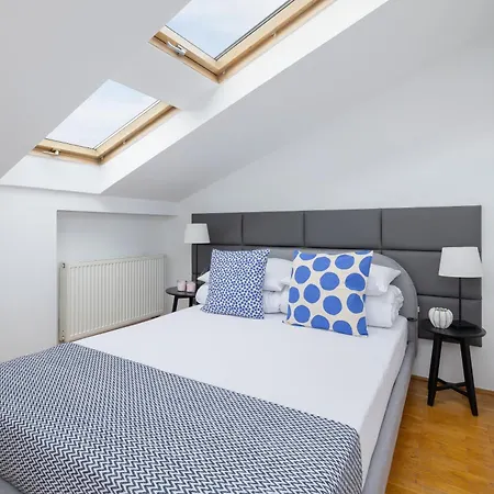 Misty Blue Stay-Studio With Ac-Old Town Апартаменты *